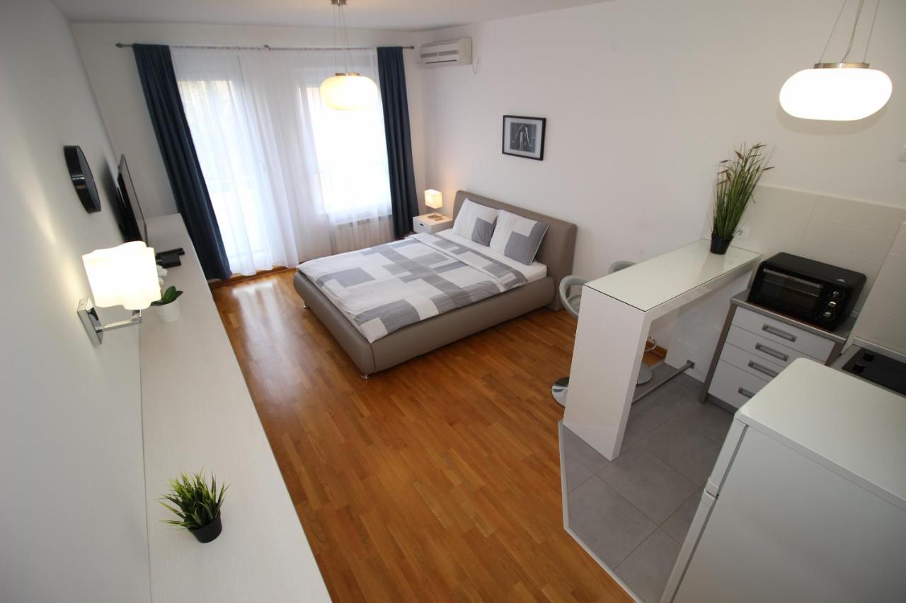 Apartment Delta City Tata New Belgrád Kültér fotó